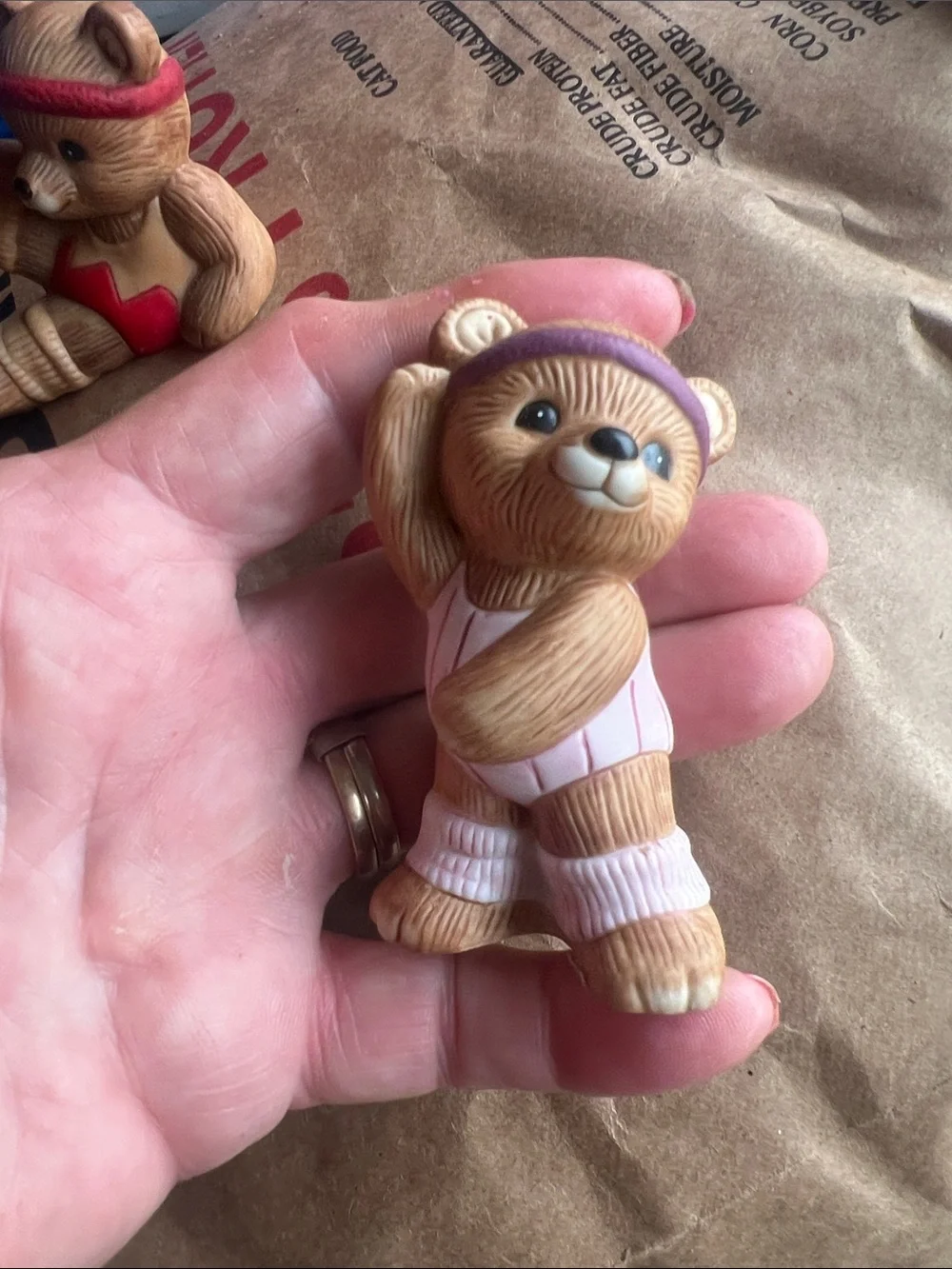 Vintage home interior bears